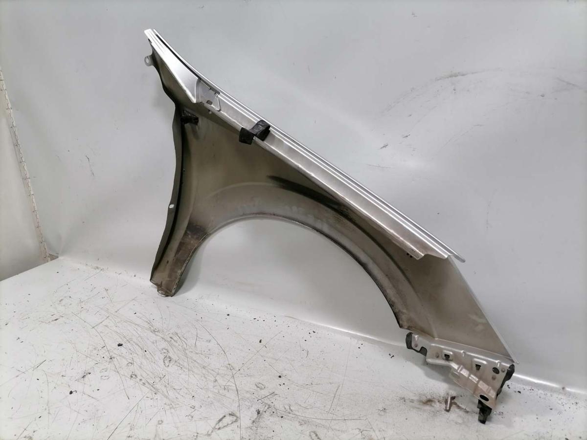 Opel Astra H original Kotflügel vorn links Z157 Starsilber Bj.2006